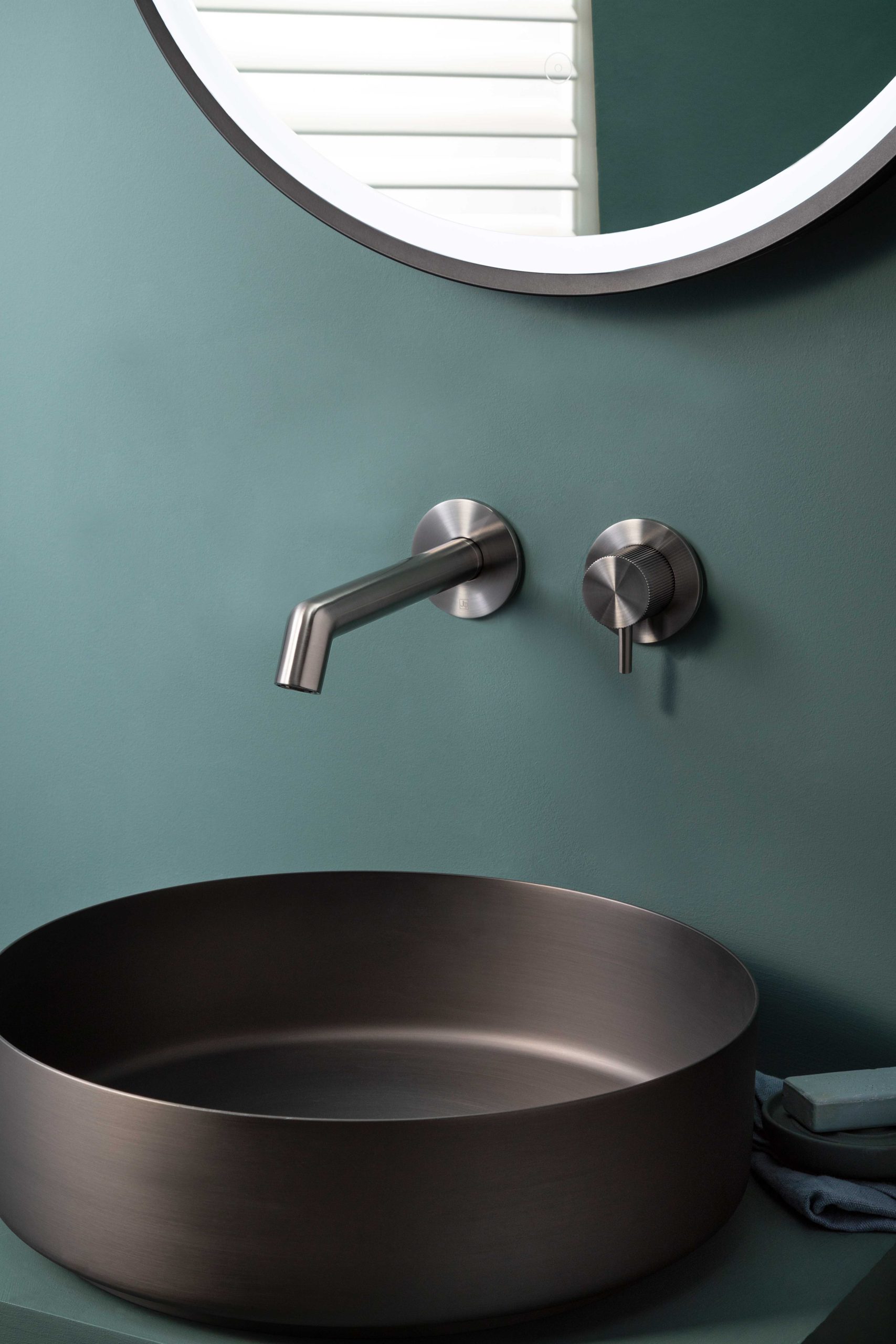 Wall mounted basin mixer with lever - Image 2