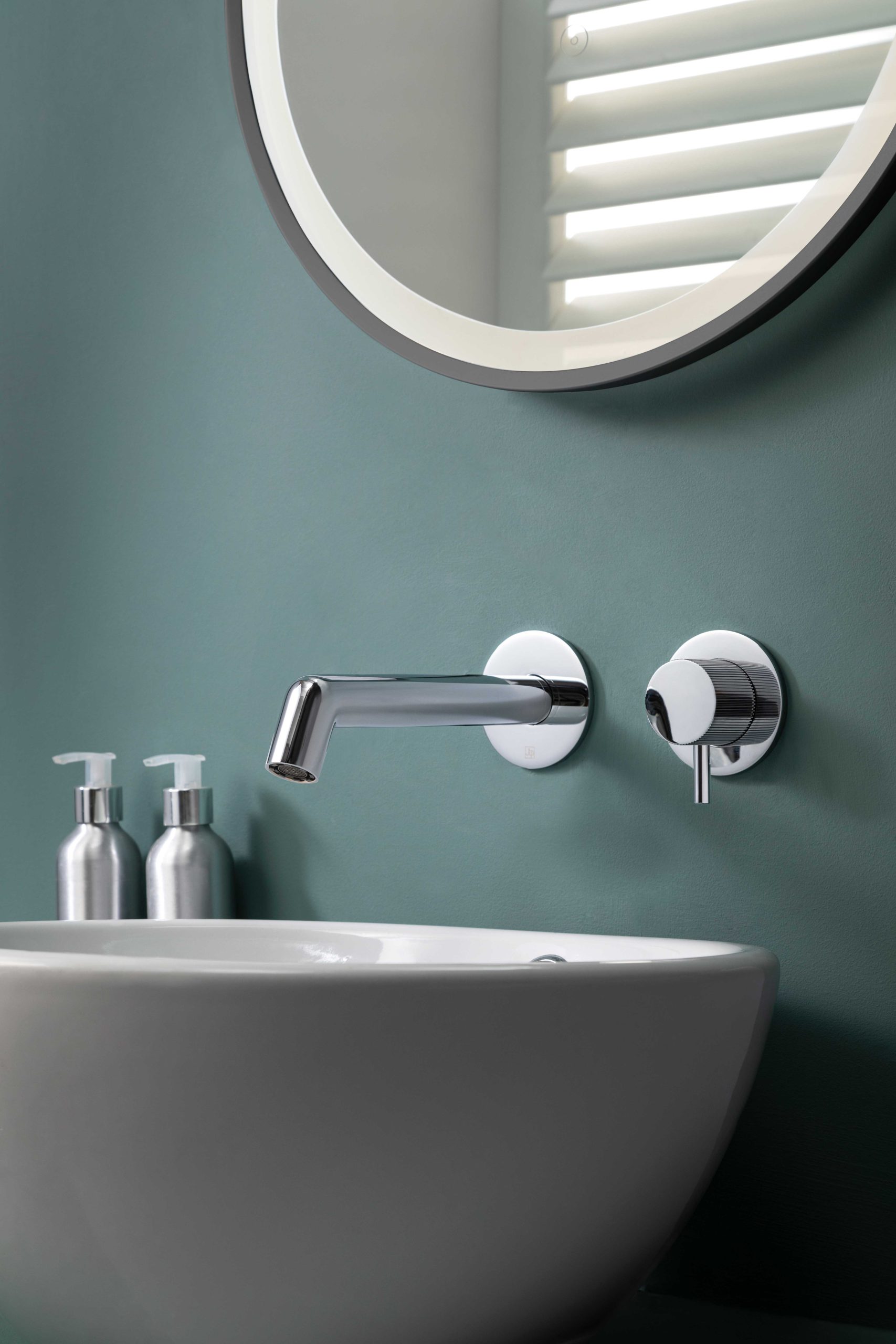Wall mounted basin mixer with lever - Image 2
